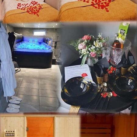 Apartment With Private Hot Tub, Sauna, Ice Bath, Gym Rainham  Exterior foto